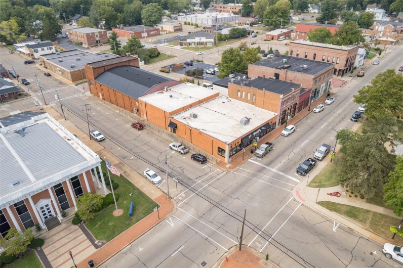 2 Columbia Street, Farmington, Missouri 63640, ,Commercial Sale,For Sale,Columbia,MAR24054258