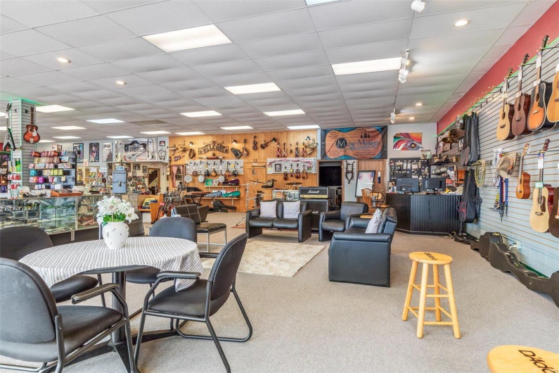 2 Columbia Street, Farmington, Missouri 63640, ,Commercial Sale,For Sale,Columbia,MAR24054258
