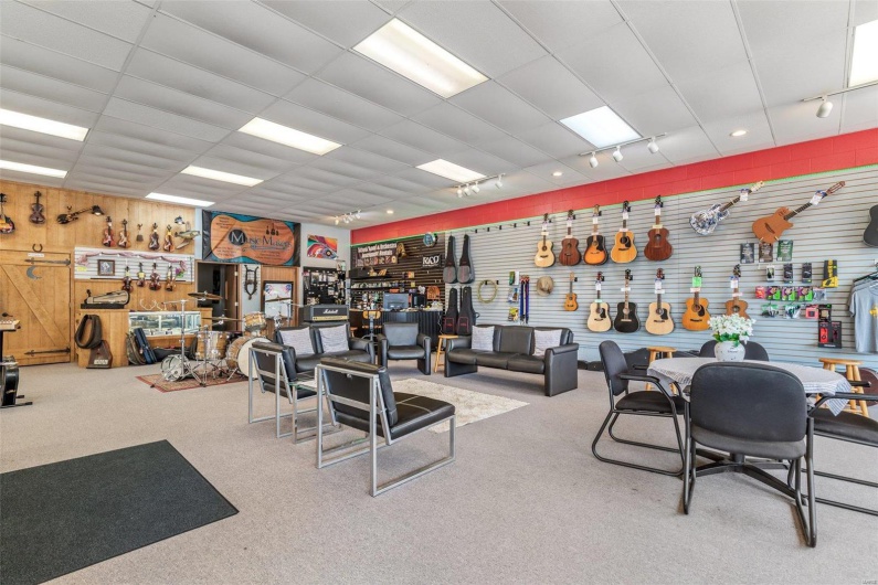 2 Columbia Street, Farmington, Missouri 63640, ,Commercial Sale,For Sale,Columbia,MAR24054258