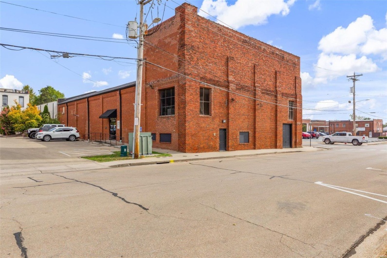 2 Columbia Street, Farmington, Missouri 63640, ,Commercial Sale,For Sale,Columbia,MAR24054258