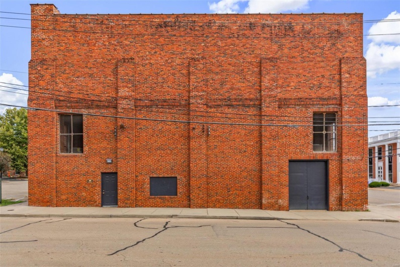 2 Columbia Street, Farmington, Missouri 63640, ,Commercial Sale,For Sale,Columbia,MAR24054258
