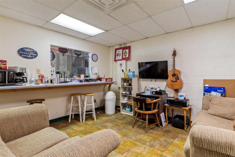 2 Columbia Street, Farmington, Missouri 63640, ,Commercial Sale,For Sale,Columbia,MAR24054258