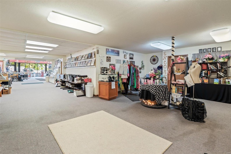 2 Columbia Street, Farmington, Missouri 63640, ,Commercial Sale,For Sale,Columbia,MAR24054258