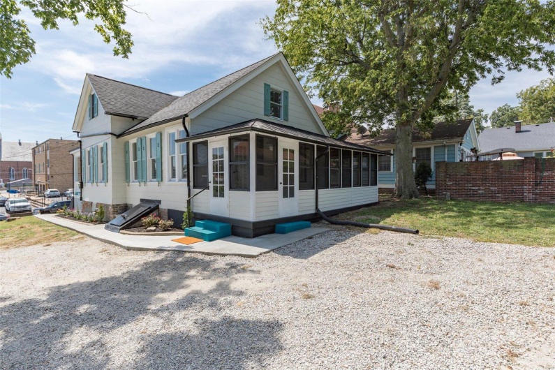 371 Jefferson Street, Ste Genevieve, Missouri 63670, 3 Bedrooms Bedrooms, 11 Rooms Rooms,2 BathroomsBathrooms,Residential,For Sale,Jefferson,MAR24052845