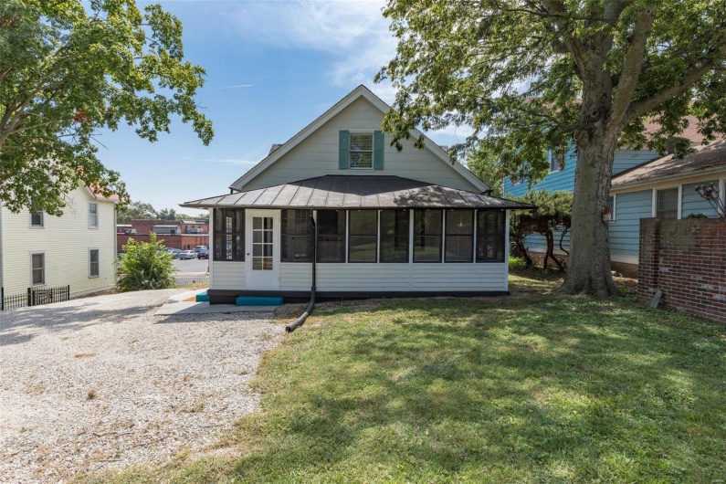 371 Jefferson Street, Ste Genevieve, Missouri 63670, 3 Bedrooms Bedrooms, 11 Rooms Rooms,2 BathroomsBathrooms,Residential,For Sale,Jefferson,MAR24052845