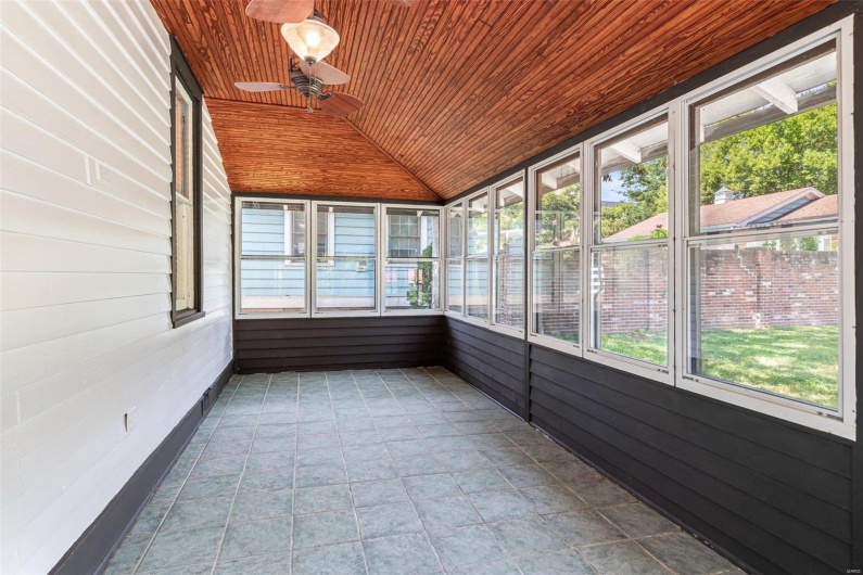 371 Jefferson Street, Ste Genevieve, Missouri 63670, 3 Bedrooms Bedrooms, 11 Rooms Rooms,2 BathroomsBathrooms,Residential,For Sale,Jefferson,MAR24052845