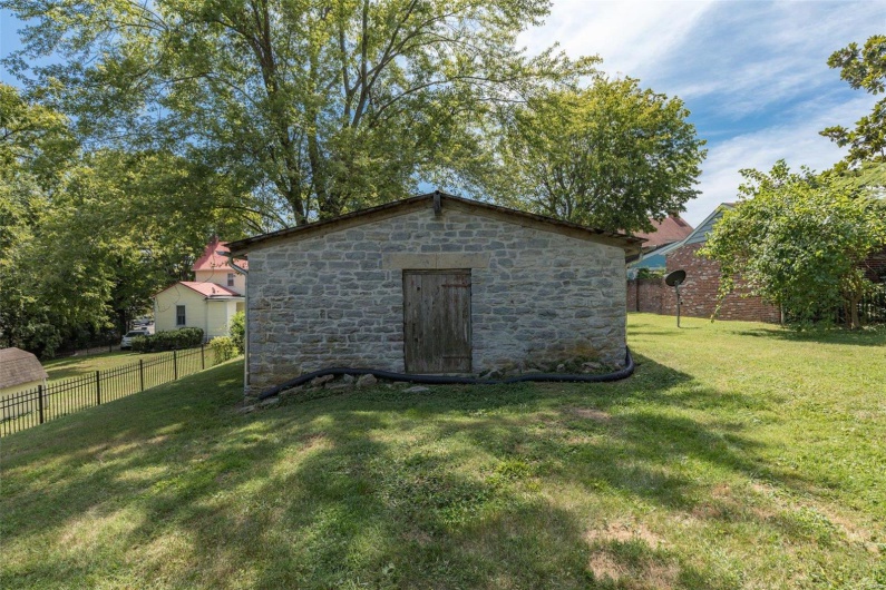 371 Jefferson Street, Ste Genevieve, Missouri 63670, 3 Bedrooms Bedrooms, 11 Rooms Rooms,2 BathroomsBathrooms,Residential,For Sale,Jefferson,MAR24052845