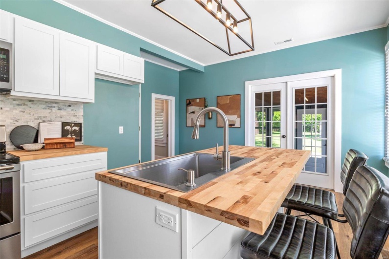 371 Jefferson Street, Ste Genevieve, Missouri 63670, 3 Bedrooms Bedrooms, 11 Rooms Rooms,2 BathroomsBathrooms,Residential,For Sale,Jefferson,MAR24052845