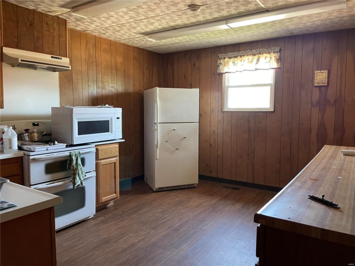 306 N. 2nd St., Piedmont, Missouri 63957, ,Commercial Sale,For Sale,N. 2nd St.,MAR24054689