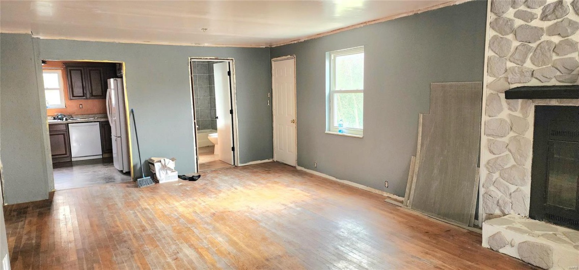 804 State Street, Chester, Illinois 62233, 3 Bedrooms Bedrooms, 5 Rooms Rooms,2 BathroomsBathrooms,Residential,For Sale,State,MAR24050887