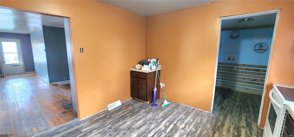 804 State Street, Chester, Illinois 62233, 3 Bedrooms Bedrooms, 5 Rooms Rooms,2 BathroomsBathrooms,Residential,For Sale,State,MAR24050887