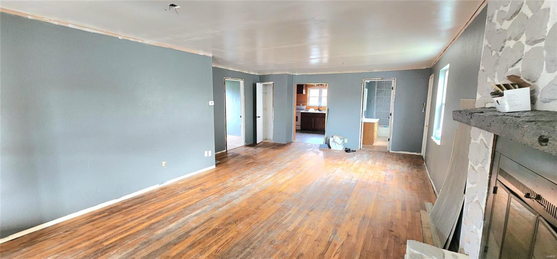 804 State Street, Chester, Illinois 62233, 3 Bedrooms Bedrooms, 5 Rooms Rooms,2 BathroomsBathrooms,Residential,For Sale,State,MAR24050887