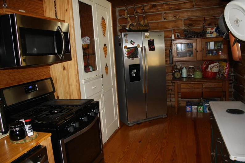 2373 Wayne 361, Piedmont, Missouri 63957, 3 Bedrooms Bedrooms, 7 Rooms Rooms,2 BathroomsBathrooms,Farm,For Sale,Wayne 361,MAR24058014