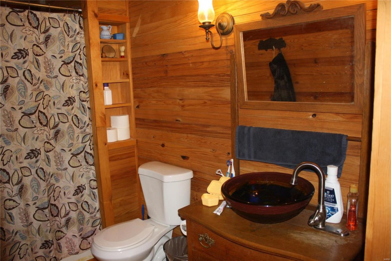 2373 Wayne 361, Piedmont, Missouri 63957, 3 Bedrooms Bedrooms, 7 Rooms Rooms,2 BathroomsBathrooms,Farm,For Sale,Wayne 361,MAR24058014