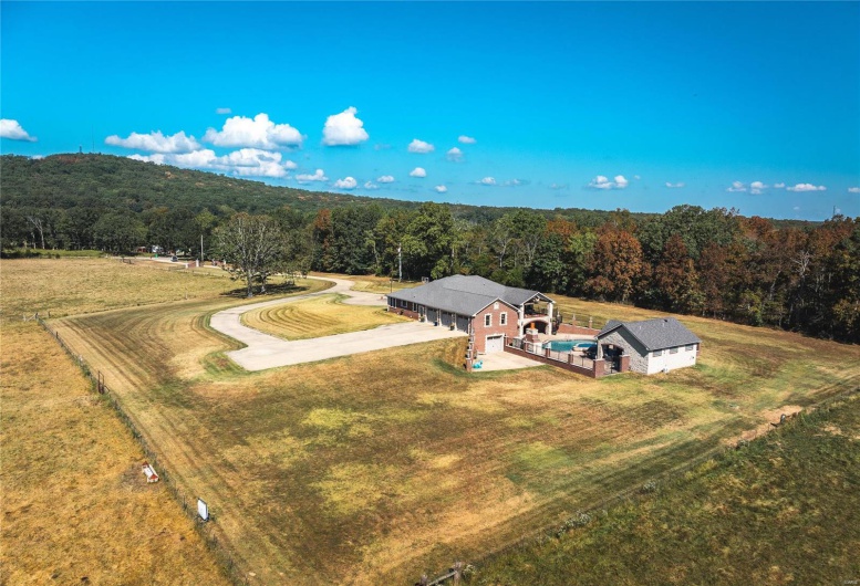 510 Canterberry Road, Farmington, Missouri 63640, 4 Bedrooms Bedrooms, 21 Rooms Rooms,3 BathroomsBathrooms,Farm,For Sale,Canterberry,MAR24057268