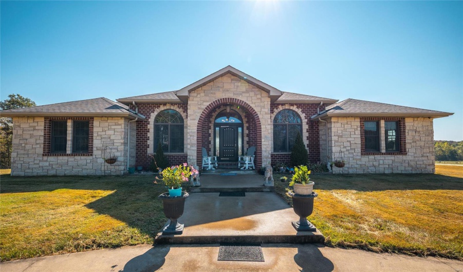 510 Canterberry Road, Farmington, Missouri 63640, 4 Bedrooms Bedrooms, 21 Rooms Rooms,3 BathroomsBathrooms,Farm,For Sale,Canterberry,MAR24057268