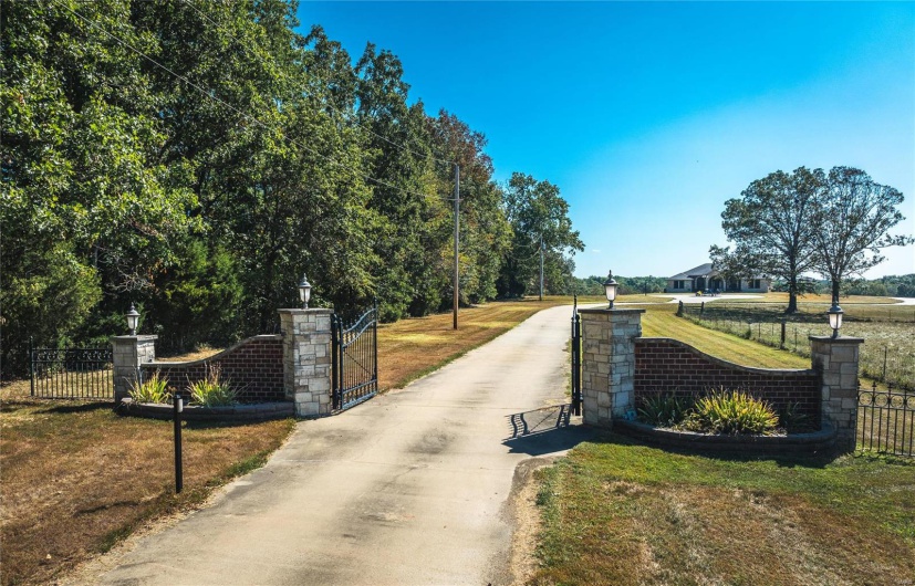 510 Canterberry Road, Farmington, Missouri 63640, 4 Bedrooms Bedrooms, 21 Rooms Rooms,3 BathroomsBathrooms,Farm,For Sale,Canterberry,MAR24057268