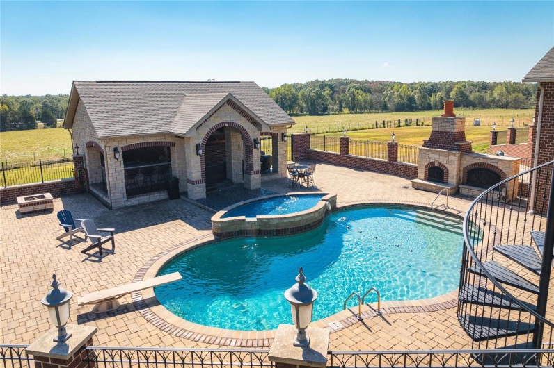 510 Canterberry Road, Farmington, Missouri 63640, 4 Bedrooms Bedrooms, 21 Rooms Rooms,3 BathroomsBathrooms,Farm,For Sale,Canterberry,MAR24057268
