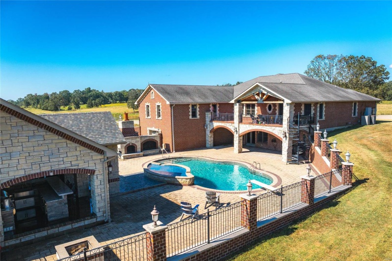 510 Canterberry Road, Farmington, Missouri 63640, 4 Bedrooms Bedrooms, 21 Rooms Rooms,3 BathroomsBathrooms,Farm,For Sale,Canterberry,MAR24057268