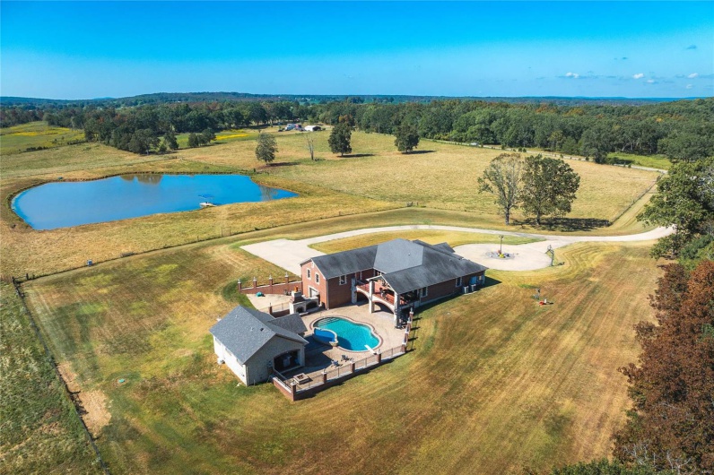 510 Canterberry Road, Farmington, Missouri 63640, 4 Bedrooms Bedrooms, 21 Rooms Rooms,3 BathroomsBathrooms,Farm,For Sale,Canterberry,MAR24057268