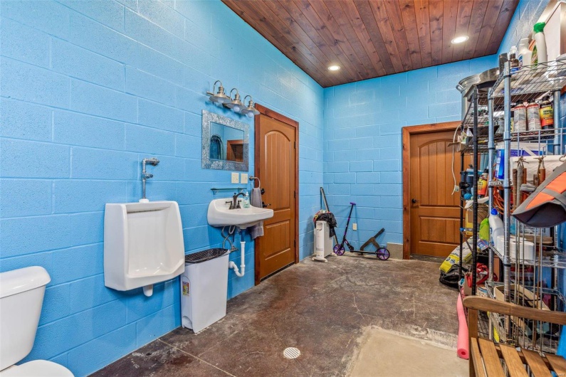 510 Canterberry Road, Farmington, Missouri 63640, 4 Bedrooms Bedrooms, 21 Rooms Rooms,3 BathroomsBathrooms,Farm,For Sale,Canterberry,MAR24057268