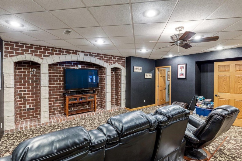510 Canterberry Road, Farmington, Missouri 63640, 4 Bedrooms Bedrooms, 21 Rooms Rooms,3 BathroomsBathrooms,Farm,For Sale,Canterberry,MAR24057268