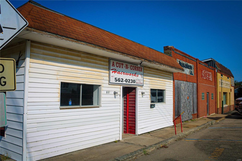629 Bank St.