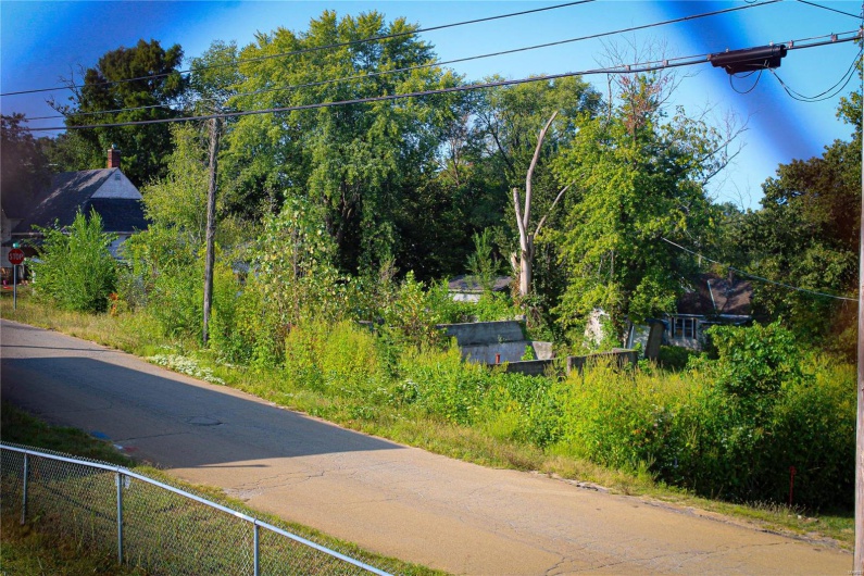 Vacant lot included