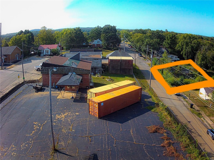 Vacant Lot included. 613 Main St. 