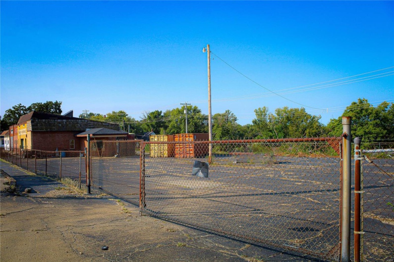 613 Bank Street, Leadwood, Missouri 63653, ,Commercial Sale,For Sale,Bank,MAR24057477