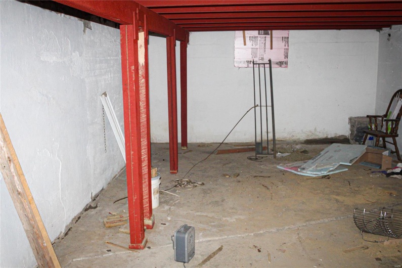 Lower level under building 629