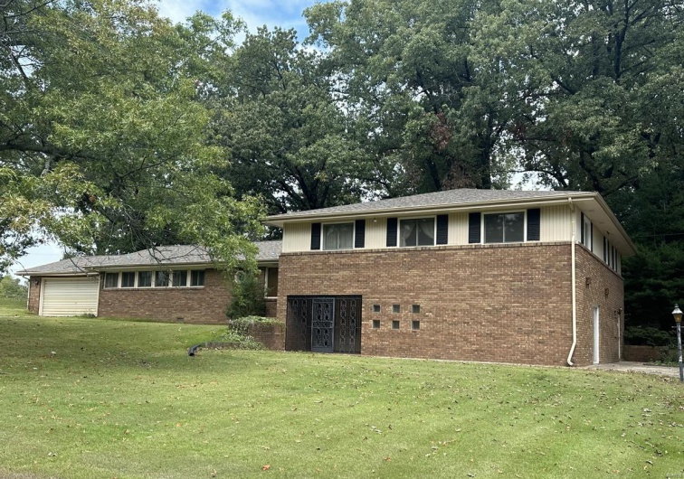 16347 Crestview Drive, Dexter, Missouri 63841, 4 Bedrooms Bedrooms, 17 Rooms Rooms,3 BathroomsBathrooms,Residential,For Sale,Crestview,MAR24059176