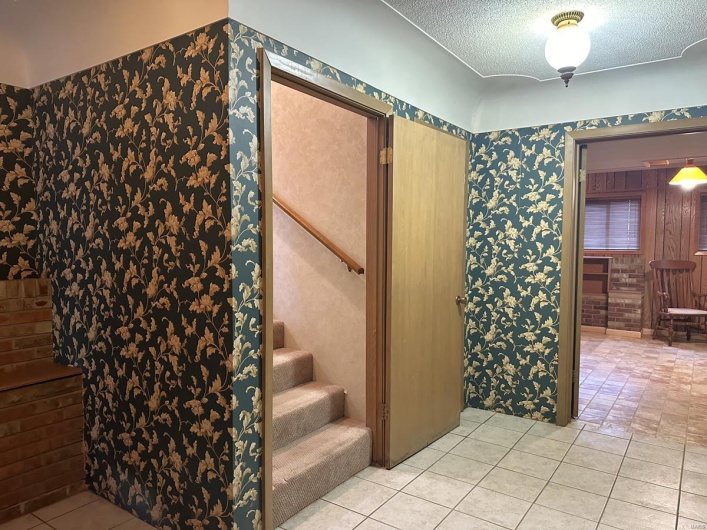 16347 Crestview Drive, Dexter, Missouri 63841, 4 Bedrooms Bedrooms, 17 Rooms Rooms,3 BathroomsBathrooms,Residential,For Sale,Crestview,MAR24059176