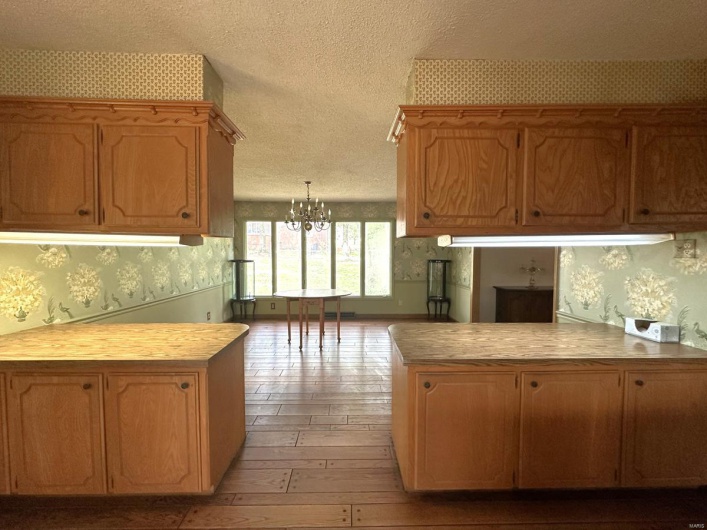16347 Crestview Drive, Dexter, Missouri 63841, 4 Bedrooms Bedrooms, 17 Rooms Rooms,3 BathroomsBathrooms,Residential,For Sale,Crestview,MAR24059176