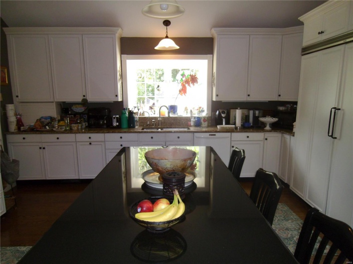 Kitchen cabinets froor to ceiling