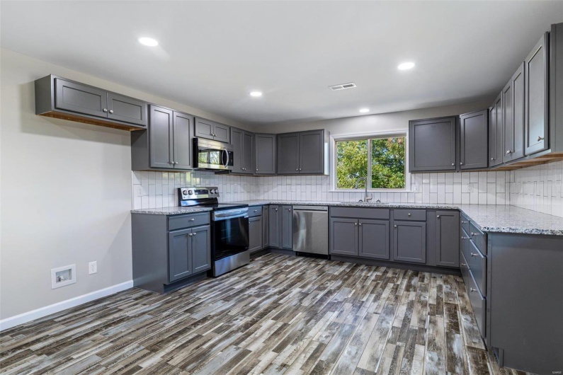 15160 Walker Road, Ste Genevieve, Missouri 63670, 3 Bedrooms Bedrooms, 7 Rooms Rooms,2 BathroomsBathrooms,Residential,For Sale,Walker,MAR24061969