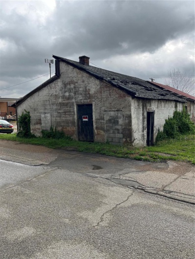 52 2nd Street, Piedmont, Missouri 63957, ,Commercial Sale,For Sale,2nd,MAR24019498