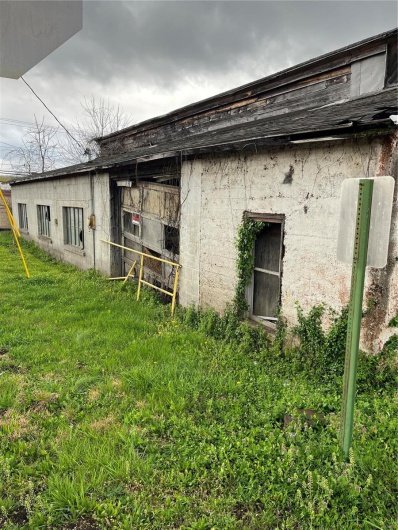 52 2nd Street, Piedmont, Missouri 63957, ,Commercial Sale,For Sale,2nd,MAR24019498