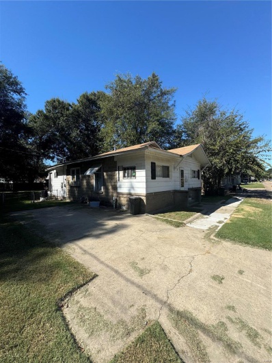 303 Walnut, Kennett, Missouri 63857, 1 Bedroom Bedrooms, 5 Rooms Rooms,1 BathroomBathrooms,Residential,For Sale,Walnut,MAR24063546