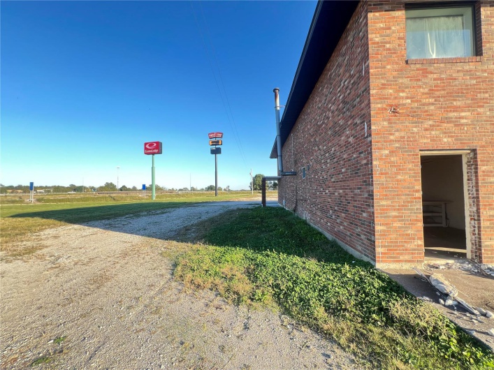17030 New Bremen Road, Ste Genevieve, Missouri 63670, ,Commercial Sale,For Sale,New Bremen,MAR24064054