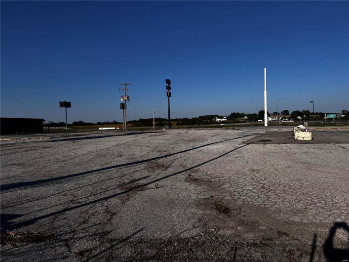 17030 New Bremen Road, Ste Genevieve, Missouri 63670, ,Commercial Sale,For Sale,New Bremen,MAR24064054
