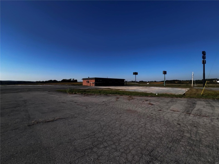 17030 New Bremen Road, Ste Genevieve, Missouri 63670, ,Commercial Sale,For Sale,New Bremen,MAR24064054
