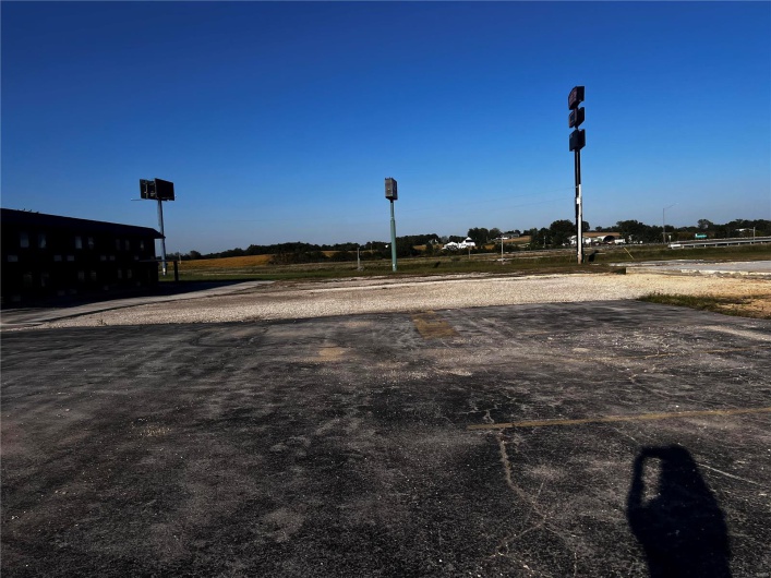17030 New Bremen Road, Ste Genevieve, Missouri 63670, ,Commercial Sale,For Sale,New Bremen,MAR24064054