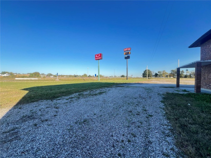 17030 New Bremen Road, Ste Genevieve, Missouri 63670, ,Commercial Sale,For Sale,New Bremen,MAR24064054