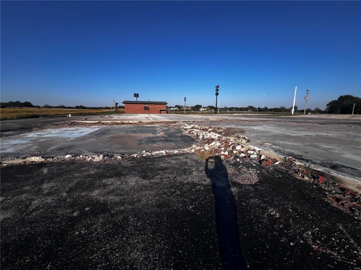 17030 New Bremen Road, Ste Genevieve, Missouri 63670, ,Commercial Sale,For Sale,New Bremen,MAR24064054
