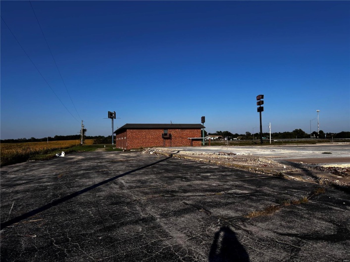 17030 New Bremen Road, Ste Genevieve, Missouri 63670, ,Commercial Sale,For Sale,New Bremen,MAR24064054