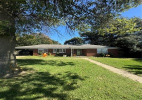 404 Walter, Kennett, Missouri 63857, 3 Bedrooms Bedrooms, 7 Rooms Rooms,1 BathroomBathrooms,Residential,For Sale,Walter,MAR24064106