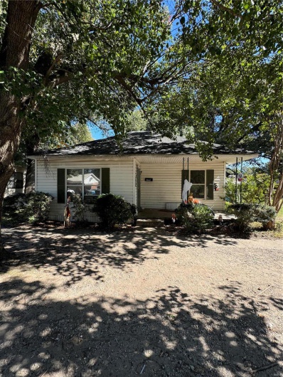 304 Emerson Street, Kennett, Missouri 63857, 2 Bedrooms Bedrooms, 7 Rooms Rooms,1 BathroomBathrooms,Residential,For Sale,Emerson,MAR24065779