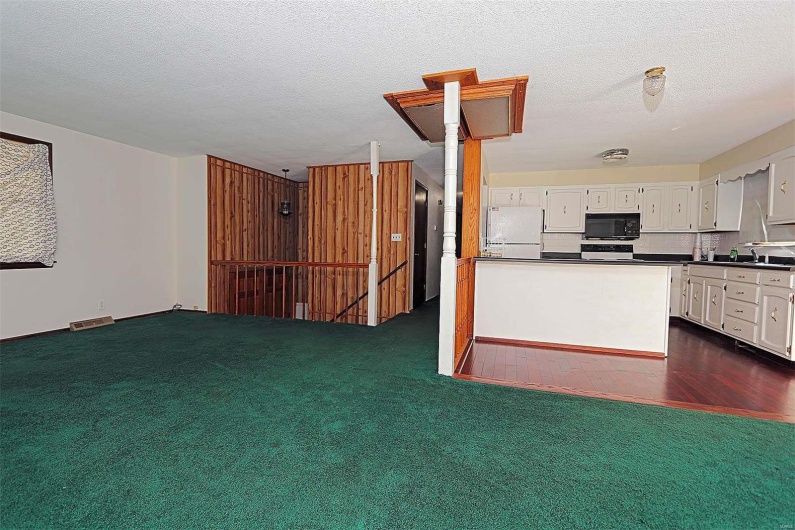 1953 Carolina Lane, Cape Girardeau, Missouri 63701, 3 Bedrooms Bedrooms, 8 Rooms Rooms,2 BathroomsBathrooms,Residential,For Sale,Carolina,MAR24065708