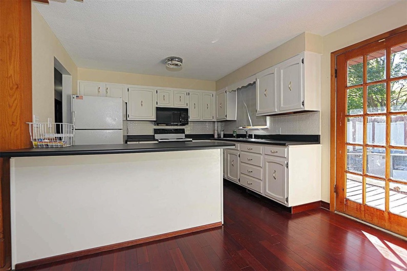 1953 Carolina Lane, Cape Girardeau, Missouri 63701, 3 Bedrooms Bedrooms, 8 Rooms Rooms,2 BathroomsBathrooms,Residential,For Sale,Carolina,MAR24065708